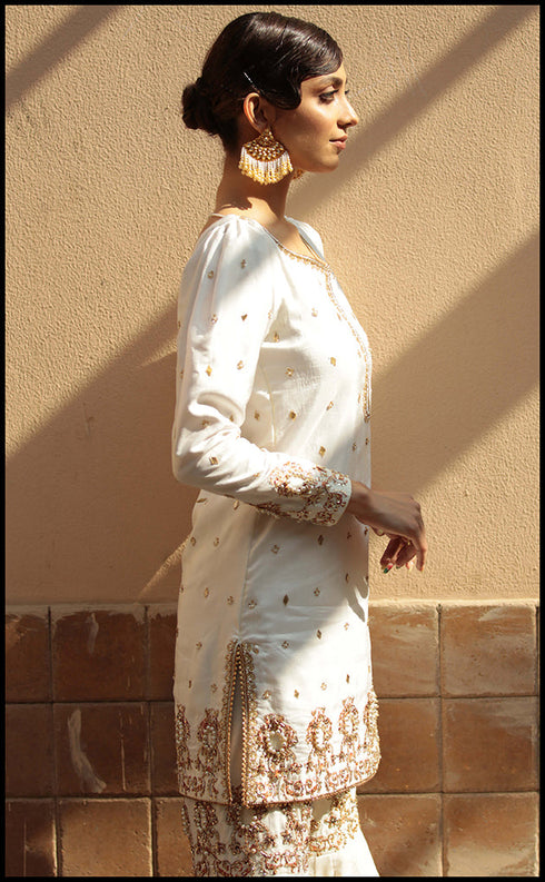 WHITE TRUE Formals