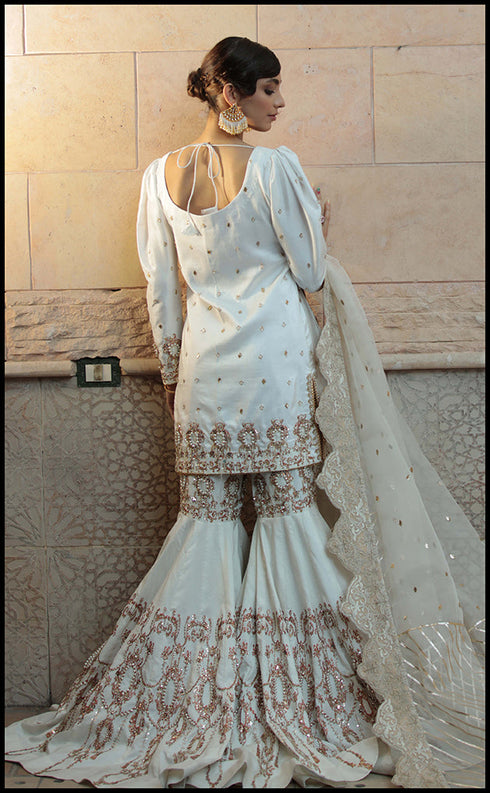 WHITE TRUE Formals